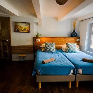  Bed & Breakfast Le Pied Du Geant - Local Securise Pour Les Velos